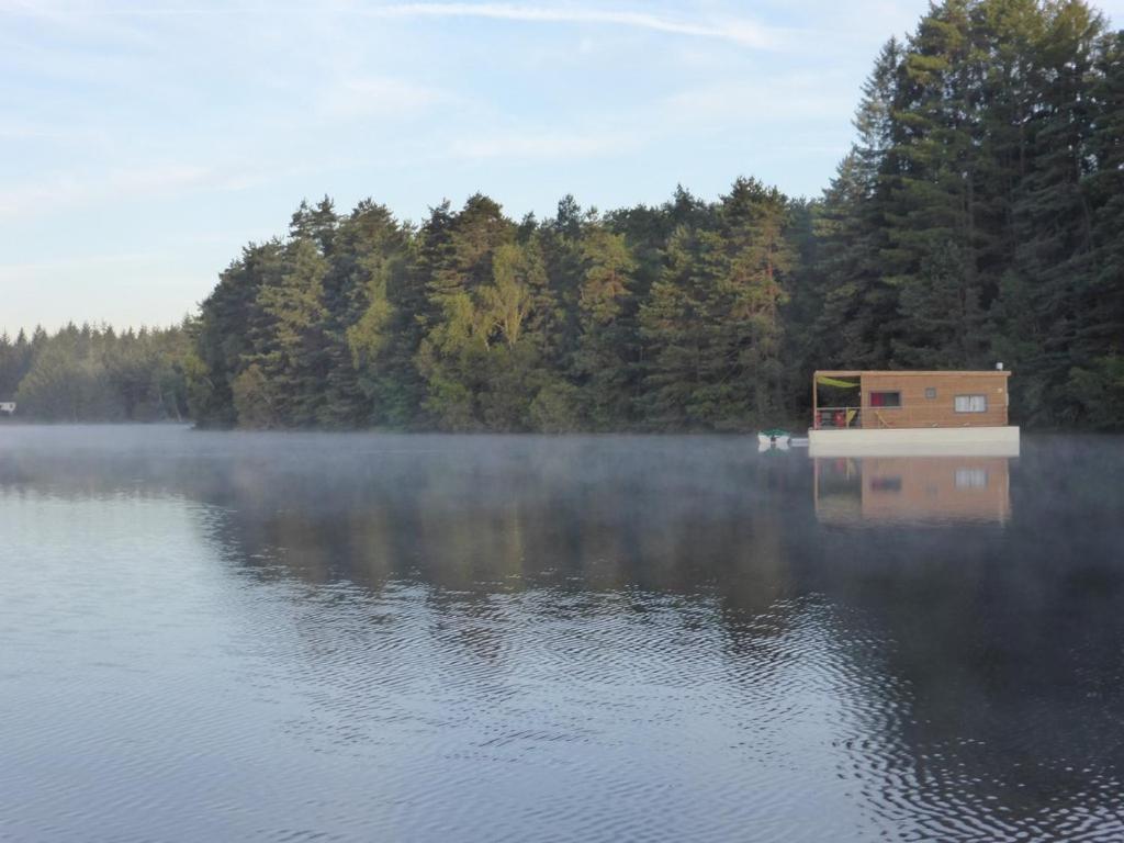 Domaine Des Etangs De Taysse Otel Espagnac Dış mekan fotoğraf