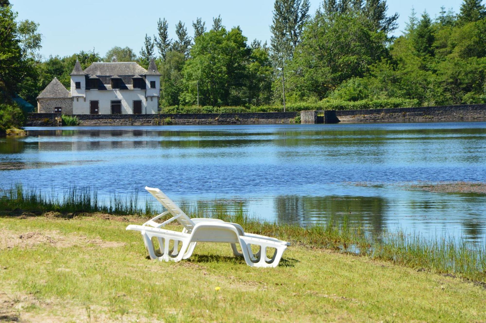 Domaine Des Etangs De Taysse Otel Espagnac Dış mekan fotoğraf
